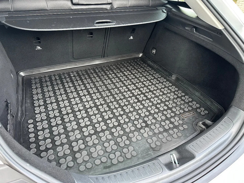 Mercedes-Benz CLA-Klasse 200 D - SHOOTING BRAKE + SUNROOF + NAVI - Automobil: obrázok 4 Mercedes-Benz CLA-Klasse 200 D - SHOOTING BRAKE + SUNROOF + NAVI - Automobil: obrázok 4