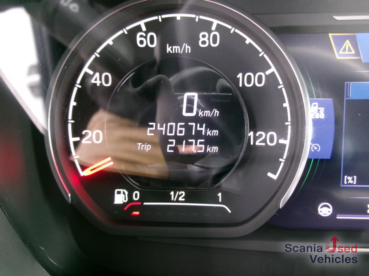 SCANIA R 460 A4x2NA SUPER NAVI Standklima DAB - Ťahač: obrázok 2 SCANIA R 460 A4x2NA SUPER NAVI Standklima DAB - Ťahač: obrázok 2