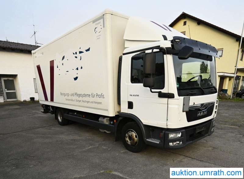 MAN (V181) MAN TGL 12.250 4x2 L/BL Koffer Ladebordwand Klimaautomatik NAVI Luftfederung Automatikgetriebe EURO 6 - Skříňový nákladní auto: obrázok 4 MAN (V181) MAN TGL 12.250 4x2 L/BL Koffer Ladebordwand Klimaautomatik NAVI Luftfederung Automatikgetriebe EURO 6 - Skříňový nákladní auto: obrázok 4