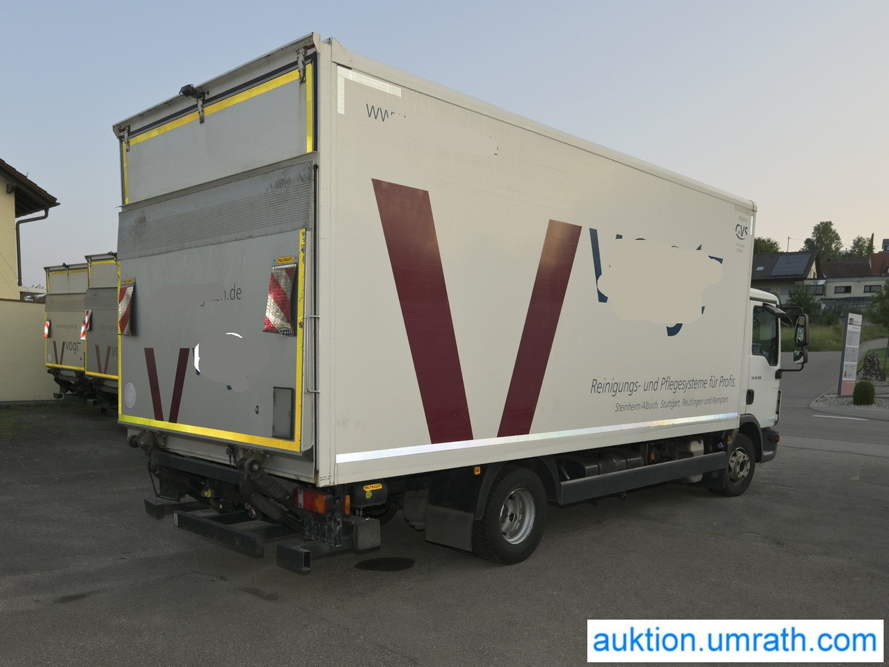 MAN (V182) TGL 12.250 4x2 L/BL Koffer Ladebordwand Klimaautomatik NAVI Luftfederung Automatikgetriebe EURO 6 - Skříňový nákladní auto: obrázok 5 MAN (V182) TGL 12.250 4x2 L/BL Koffer Ladebordwand Klimaautomatik NAVI Luftfederung Automatikgetriebe EURO 6 - Skříňový nákladní auto: obrázok 5