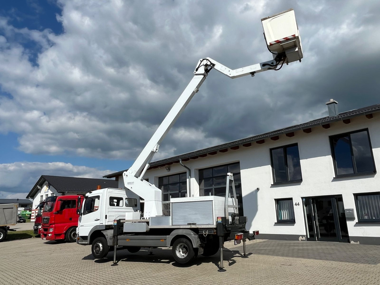 Mercedes-Benz Atego 816 ESDA TG 1800 Steiger 1000V isoliert - Automobilová plošina: obrázok 2 Mercedes-Benz Atego 816 ESDA TG 1800 Steiger 1000V isoliert - Automobilová plošina: obrázok 2