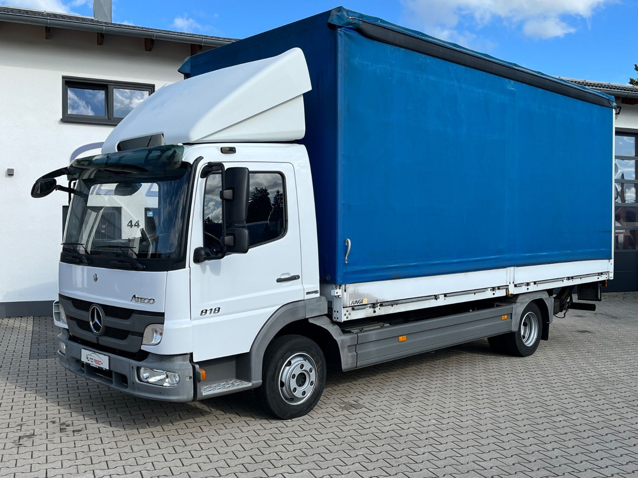 Mercedes-Benz Atego 818 Klima Sperre 74100KM 2,70 Ladehöhe - Plachtová dodávka: obrázok 1 Mercedes-Benz Atego 818 Klima Sperre 74100KM 2,70 Ladehöhe - Plachtová dodávka: obrázok 1