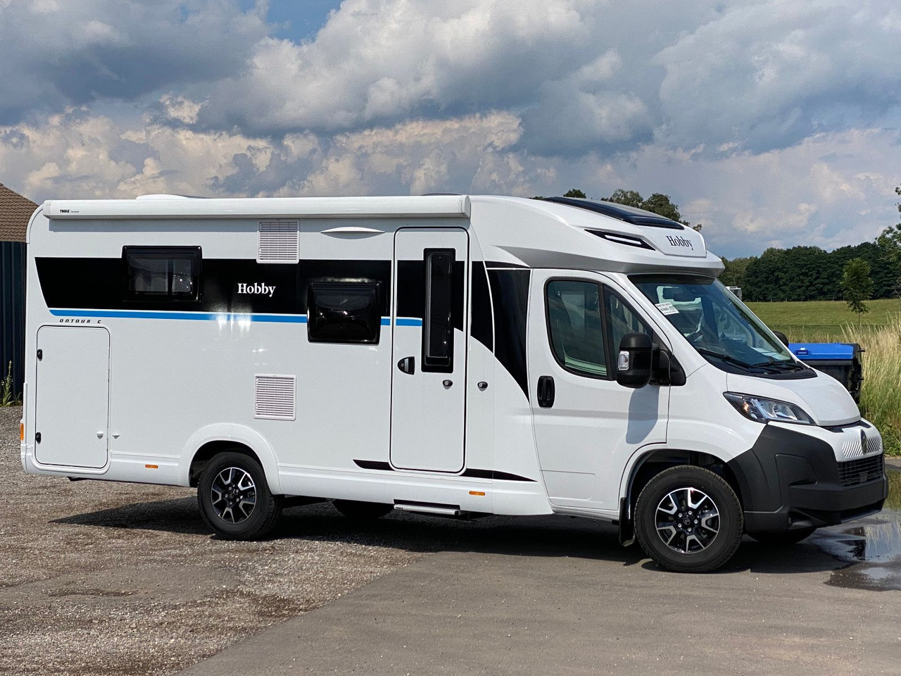 Hobby OnTour C 700 GQ MJ25/MARKISE/RFK/SAFETY-PAKET - Polointegrované obytné auto: obrázok 1 Hobby OnTour C 700 GQ MJ25/MARKISE/RFK/SAFETY-PAKET - Polointegrované obytné auto: obrázok 1
