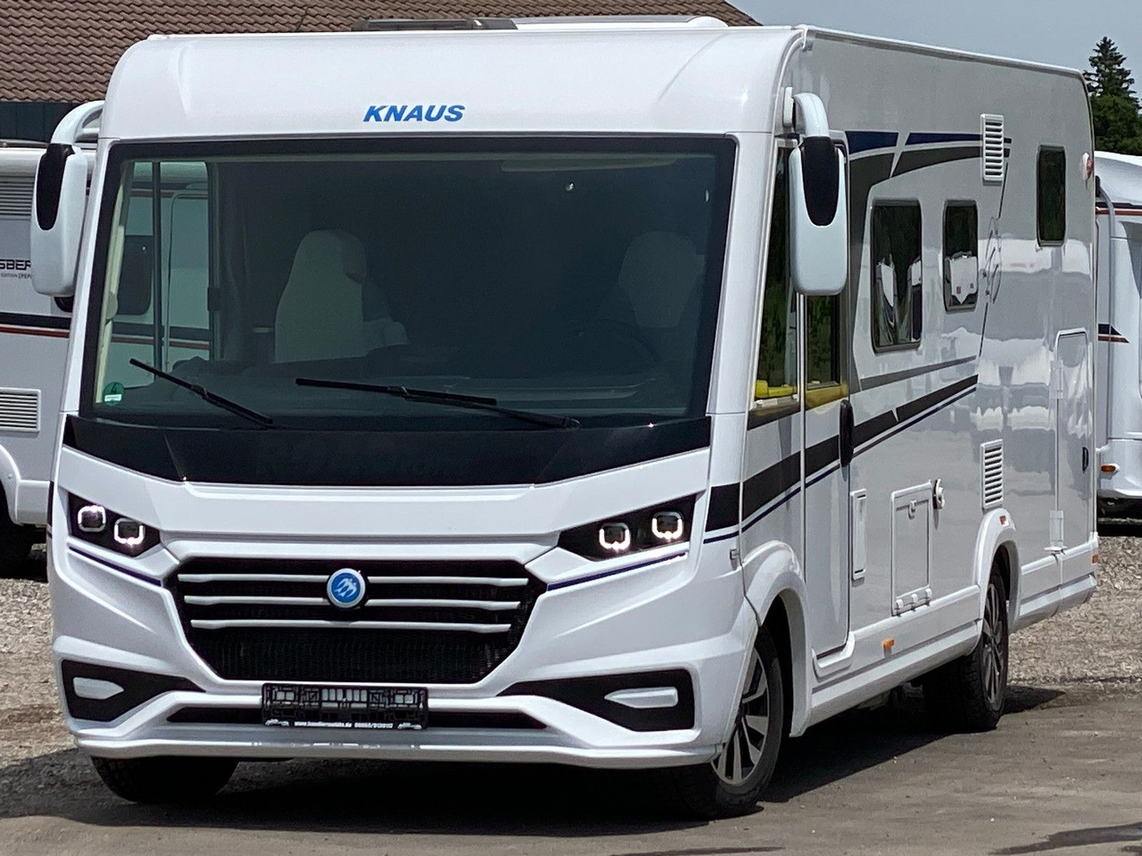 Knaus Live I 700 MEG,Automatik, Längsbetten - Integrované obytné auto: obrázok 2 Knaus Live I 700 MEG,Automatik, Längsbetten - Integrované obytné auto: obrázok 2