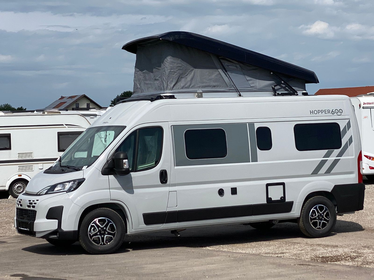 LMC INNOVAN 600 ,Aufstelldach,Automatik,25 Modell - Obytný van: obrázok 3 LMC INNOVAN 600 ,Aufstelldach,Automatik,25 Modell - Obytný van: obrázok 3