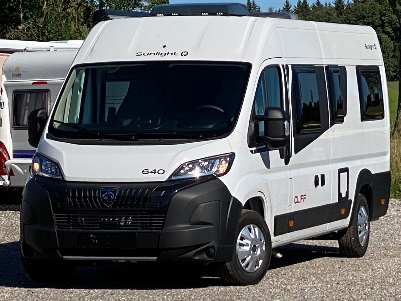 Sunlight Cliff 640 mit Längsbetten,Modell 25 - Obytný van: obrázok 3 Sunlight Cliff 640 mit Längsbetten,Modell 25 - Obytný van: obrázok 3