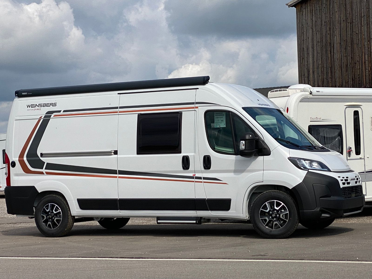 Weinsberg CaraBus 600 MQ EDITION Fire - Obytný van: obrázok 2 Weinsberg CaraBus 600 MQ EDITION Fire - Obytný van: obrázok 2