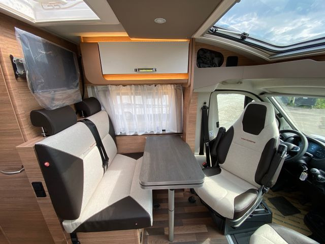 Nový Polointegrované obytné auto Weinsberg CaraCompact 600 MEG EDITION [PEPPER]25 Modell S7: obrázok 14