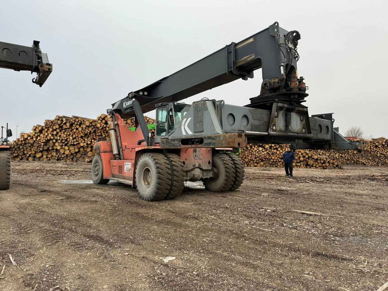 KALMAR DRF420-60S5 BJ: 2007 BStd: 32773h - Prekladač kontajnerov: obrázok 1 KALMAR DRF420-60S5 BJ: 2007 BStd: 32773h - Prekladač kontajnerov: obrázok 1