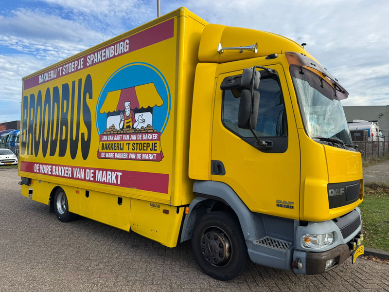 DAF LF 45.180 / Manual / Tail Lift / NL Truck - Skříňový nákladní auto: obrázok 2 DAF LF 45.180 / Manual / Tail Lift / NL Truck - Skříňový nákladní auto: obrázok 2