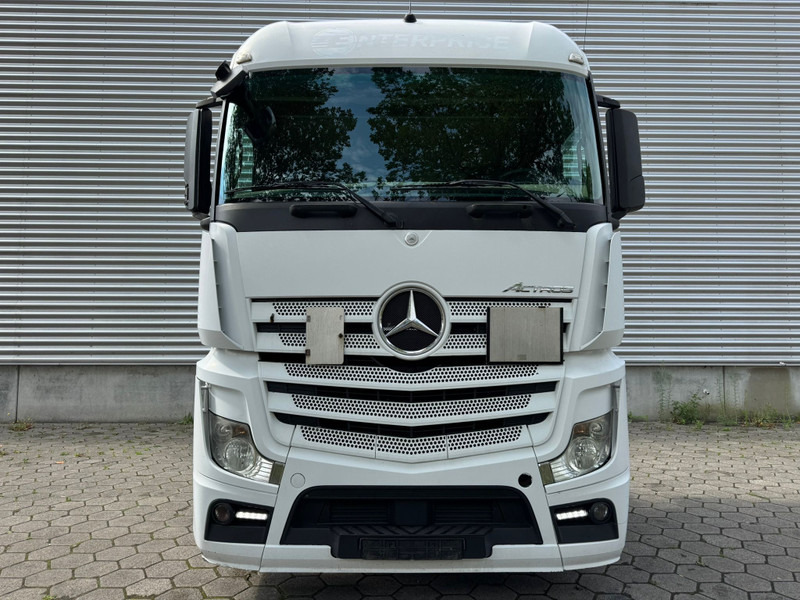 Mercedes-Benz Actros 1845 / Euro 5 / 2 Tanks / 2 In Stock - Ťahač: obrázok 4 Mercedes-Benz Actros 1845 / Euro 5 / 2 Tanks / 2 In Stock - Ťahač: obrázok 4