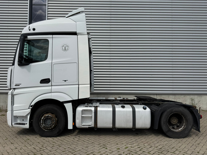 Mercedes-Benz Actros 1845 / Euro 5 / 2 Tanks / 2 In Stock - Ťahač: obrázok 5 Mercedes-Benz Actros 1845 / Euro 5 / 2 Tanks / 2 In Stock - Ťahač: obrázok 5