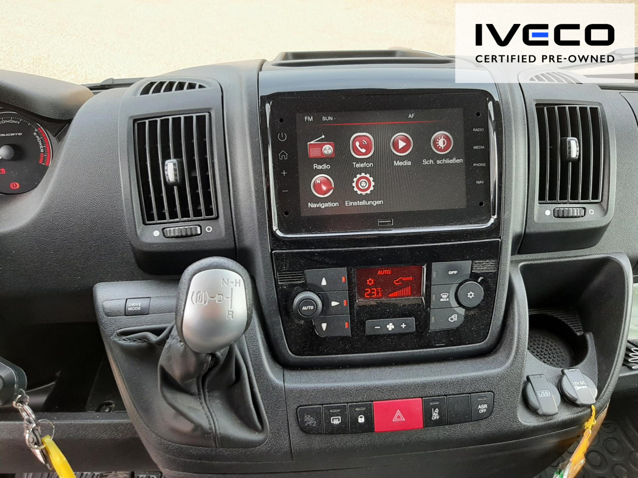 FIAT e-Ducato L2H2 teilverglast (47-kWh) - Furgon, Elektrická dodávka: obrázok 5 FIAT e-Ducato L2H2 teilverglast (47-kWh) - Furgon, Elektrická dodávka: obrázok 5