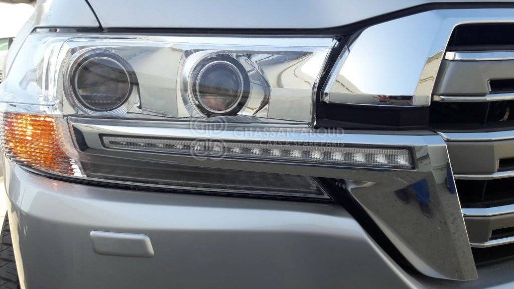 DOUBLE INDICATOR HEADLIGHT - Karoséria a exteriér pre Automobil: obrázok 1 DOUBLE INDICATOR HEADLIGHT - Karoséria a exteriér pre Automobil: obrázok 1