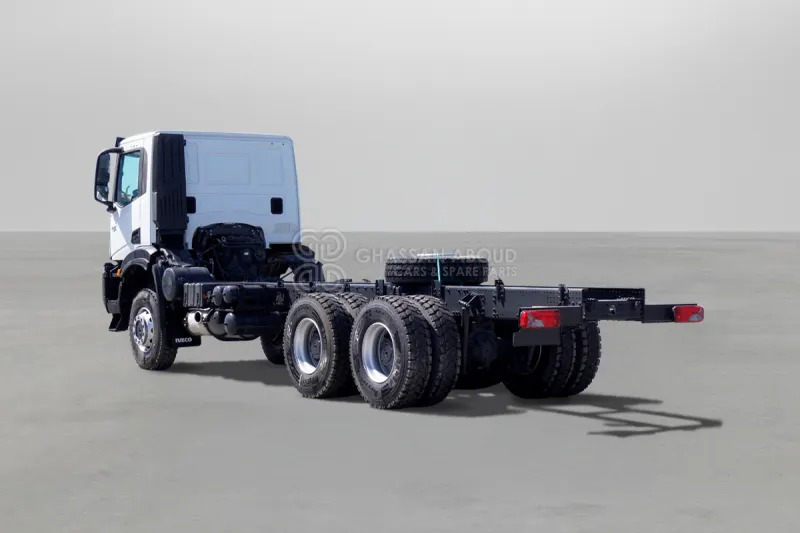 Iveco T-WAY AD380T47H 6X6 R22.5 Tyres Chassis - Podvozek s kabinou: obrázok 3 Iveco T-WAY AD380T47H 6X6 R22.5 Tyres Chassis - Podvozek s kabinou: obrázok 3