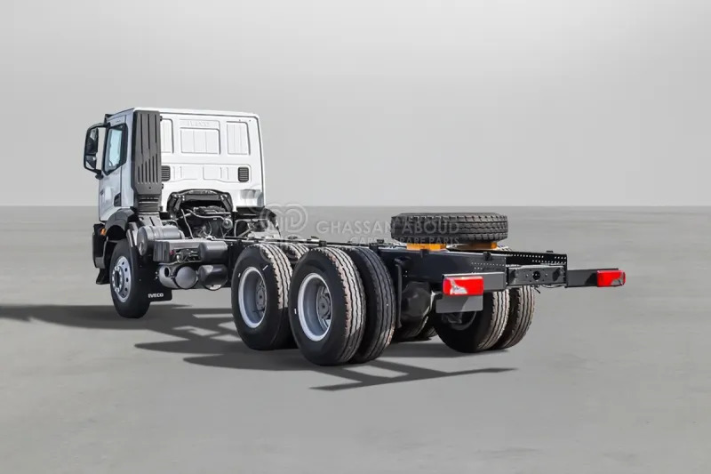 Iveco T-WAY AD380T47H 6x4 R24 Tyres Chassis - Barcelona Stock - Podvozek s kabinou: obrázok 2 Iveco T-WAY AD380T47H 6x4 R24 Tyres Chassis - Barcelona Stock - Podvozek s kabinou: obrázok 2