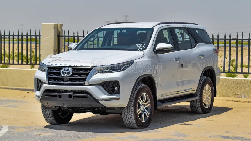 Toyota Fortuner 4x4 - SUV: obrázok 1 Toyota Fortuner 4x4 - SUV: obrázok 1