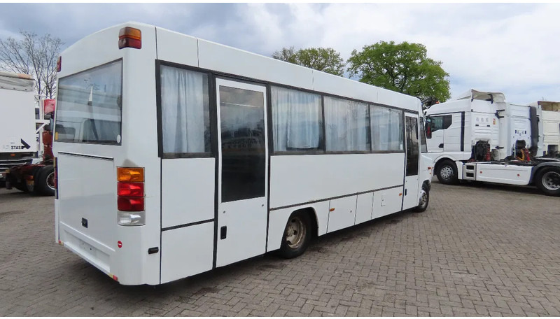 Mercedes-Benz 815 D 31 places! Manual injection - Autobus: obrázok 3 Mercedes-Benz 815 D 31 places! Manual injection - Autobus: obrázok 3