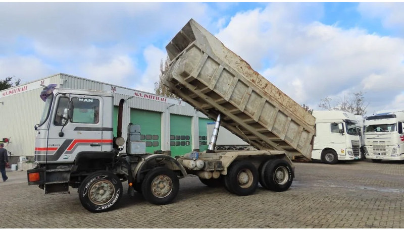 MAN 35.362 8x4 Euro 2, ZF manual gearbox, VERY clean - Sklápač: obrázok 5 MAN 35.362 8x4 Euro 2, ZF manual gearbox, VERY clean - Sklápač: obrázok 5