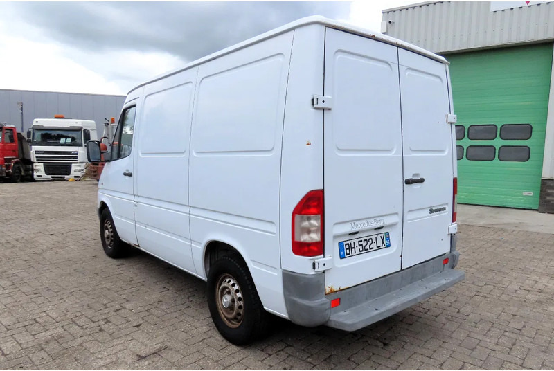 Mercedes-Benz Sprinter 208 3 seats. Very good bus! 100% engine and gearbox! France use - Furgon: obrázok 5 Mercedes-Benz Sprinter 208 3 seats. Very good bus! 100% engine and gearbox! France use - Furgon: obrázok 5