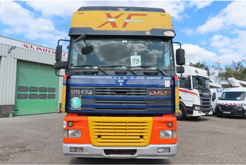 DAF XF 530 type E4, Manual!!! - Ťahač: obrázok 3 DAF XF 530 type E4, Manual!!! - Ťahač: obrázok 3