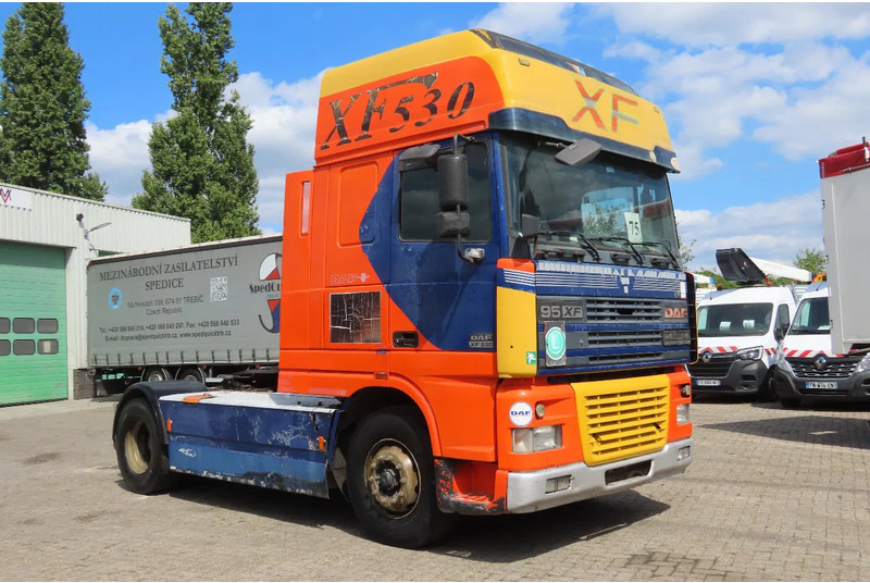 DAF XF 530 type E4, Manual!!! - Ťahač: obrázok 2 DAF XF 530 type E4, Manual!!! - Ťahač: obrázok 2