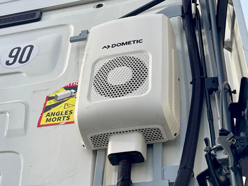 Renault T480 vin: VF611A360MD027942 ! ORIGINAL PAINT! 2X FUEL TANK, PARKING AIRCO, FRIGO - Ťahač: obrázok 4 Renault T480 vin: VF611A360MD027942 ! ORIGINAL PAINT! 2X FUEL TANK, PARKING AIRCO, FRIGO - Ťahač: obrázok 4