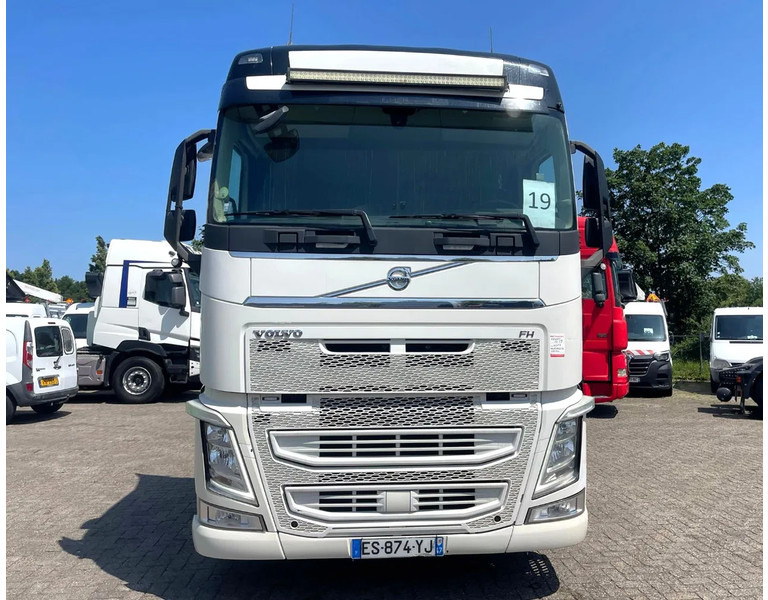 Volvo FH 500 YV2RT40A3JB850702 RETARDER, 2X FUEL TANK, PARKING AIRCO, FRIGO - Ťahač: obrázok 3 Volvo FH 500 YV2RT40A3JB850702 RETARDER, 2X FUEL TANK, PARKING AIRCO, FRIGO - Ťahač: obrázok 3
