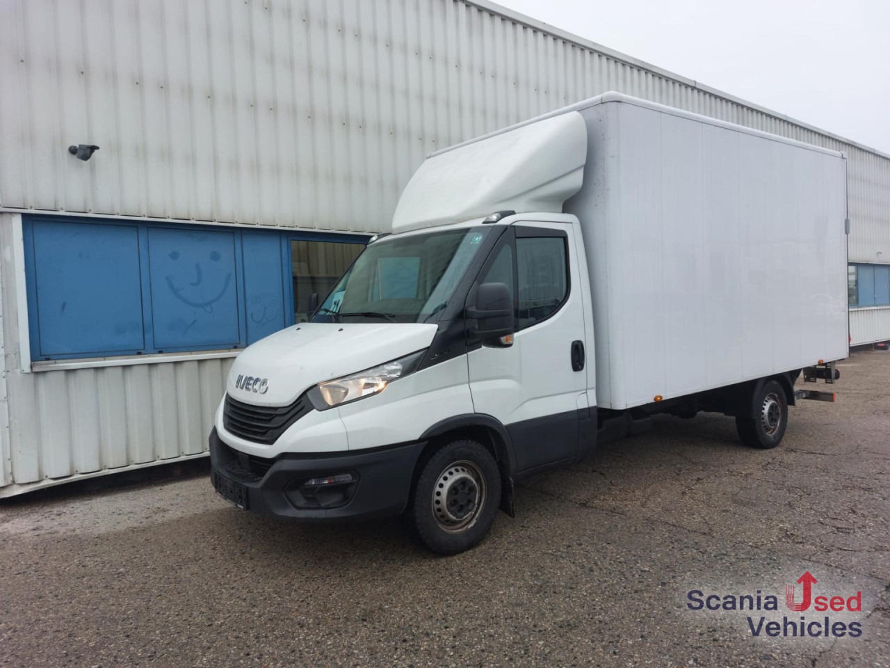 IVECO 35 C 16 Koffer Ladebordwand - Dodávka skriňová nadstavba: obrázok 1 IVECO 35 C 16 Koffer Ladebordwand - Dodávka skriňová nadstavba: obrázok 1
