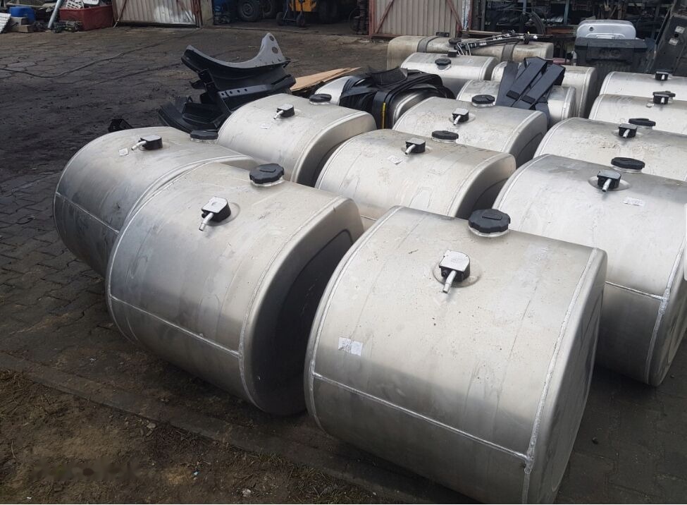 Volvo NEW COMPLETE TANK 285 DM3 22063854 Volvo - Palivová nádrž pre Nákladné auto: obrázok 1 Volvo NEW COMPLETE TANK 285 DM3 22063854 Volvo - Palivová nádrž pre Nákladné auto: obrázok 1