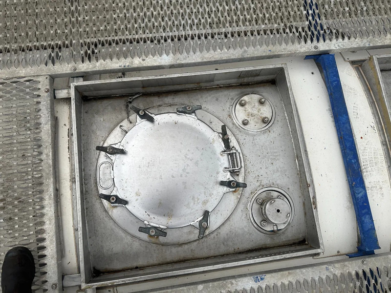 Skladovacia nádrž na prepravu chemické látky CIMC 20FT ISO, 25.090L / 1-COMP / 3 BAFFELS / T12 / 4 manholes / ADR valid until 06/2027: obrázok 11