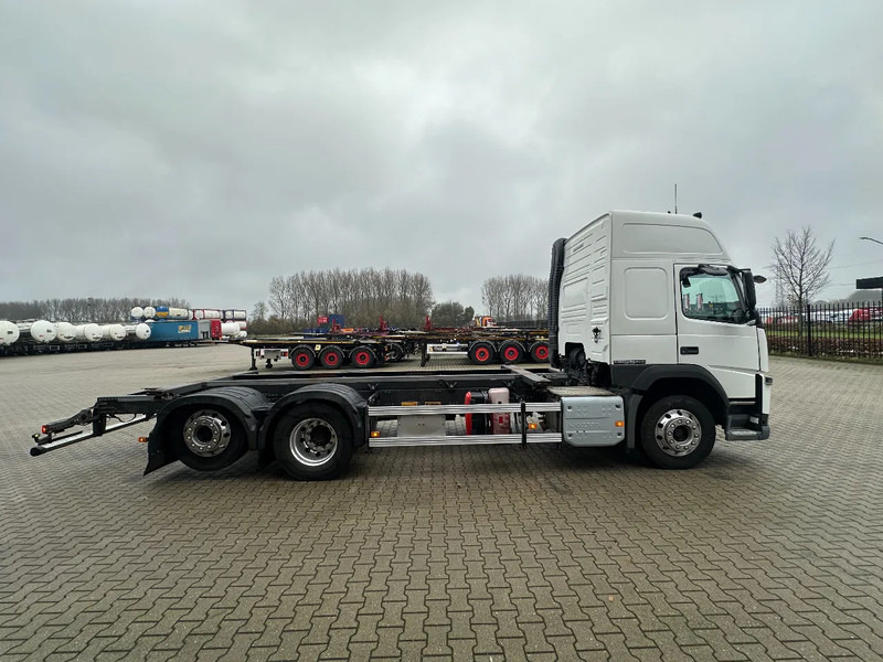 Volvo FM 380 Globetrotter 6x2, ADR (FL, AT, OX), LIFT/STEER, 636.183km - Podvozek s kabinou: obrázok 4 Volvo FM 380 Globetrotter 6x2, ADR (FL, AT, OX), LIFT/STEER, 636.183km - Podvozek s kabinou: obrázok 4