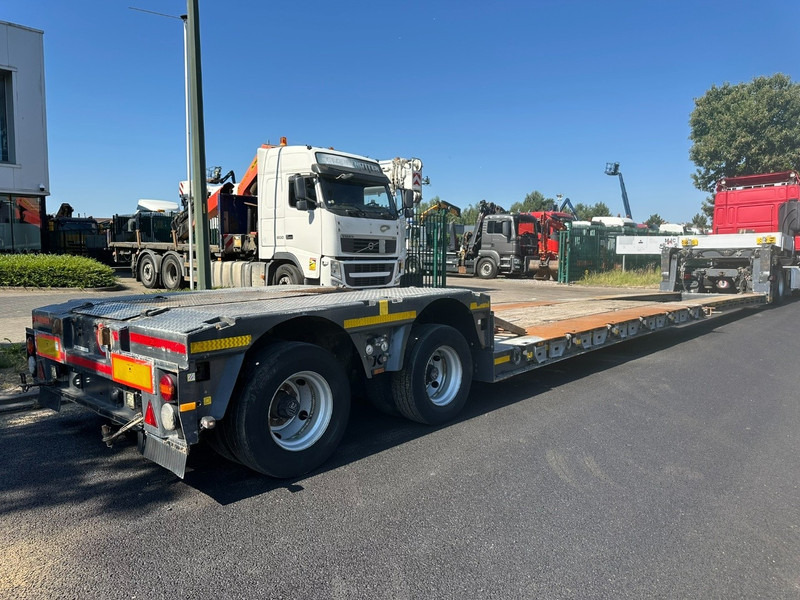 Kässbohrer LB2 48T - LOWBED - TIEFBETT / REMOVABLE NECK - ABNEHMBARE SCHWANENHALS - HYDR STEERING AXLES / LENKACHSEN - BPW - Náves podvalník: obrázok 2 Kässbohrer LB2 48T - LOWBED - TIEFBETT / REMOVABLE NECK - ABNEHMBARE SCHWANENHALS - HYDR STEERING AXLES / LENKACHSEN - BPW - Náves podvalník: obrázok 2