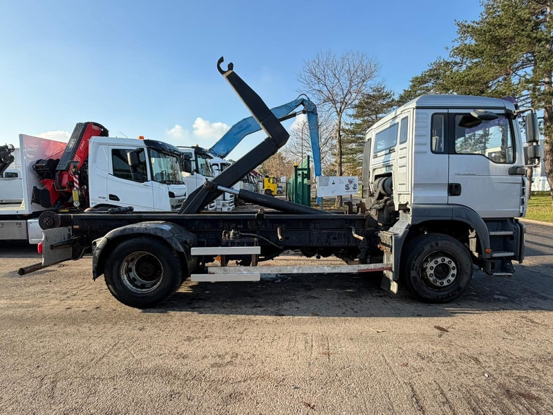 MAN TGA 18.350 4x2 19T HOOKLIFT / ABROLLKIPPER / GANCHO / AMPLIROL - EURO 3 - AS TRONIC AUTOMATIC - Hákový nosič kontajnerov: obrázok 4 MAN TGA 18.350 4x2 19T HOOKLIFT / ABROLLKIPPER / GANCHO / AMPLIROL - EURO 3 - AS TRONIC AUTOMATIC - Hákový nosič kontajnerov: obrázok 4