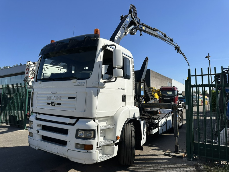 MAN TGA 26.310 6X2 HOOKLIFT + CRANE COPMA 160.4 + JIB J2 + WINCH - RADIO - LIFT + STEERING AXLE - EURO 3 - BE - Hákový nosič kontajnerov, Auto s hydraulickou rukou: obrázok 3 MAN TGA 26.310 6X2 HOOKLIFT + CRANE COPMA 160.4 + JIB J2 + WINCH - RADIO - LIFT + STEERING AXLE - EURO 3 - BE - Hákový nosič kontajnerov, Auto s hydraulickou rukou: obrázok 3