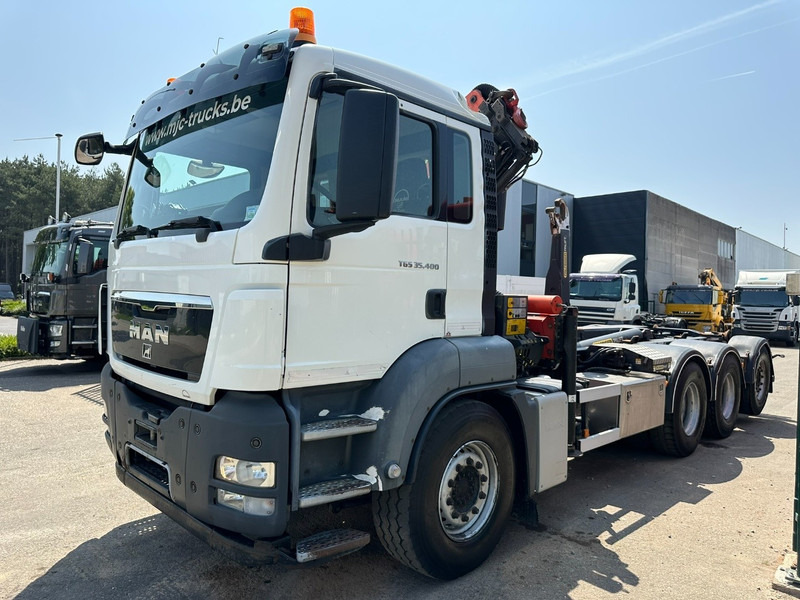 MAN TGS 35.400 8x4 TRIDEM HOOKLIFT T22 + CRANE PALFINGER PK 18001 EH + RADIO - EURO 5 - LIFT/STEERING AXLE - BE TRUCK - Hákový nosič kontajnerov, Auto s hydraulickou rukou: obrázok 4 MAN TGS 35.400 8x4 TRIDEM HOOKLIFT T22 + CRANE PALFINGER PK 18001 EH + RADIO - EURO 5 - LIFT/STEERING AXLE - BE TRUCK - Hákový nosič kontajnerov, Auto s hydraulickou rukou: obrázok 4