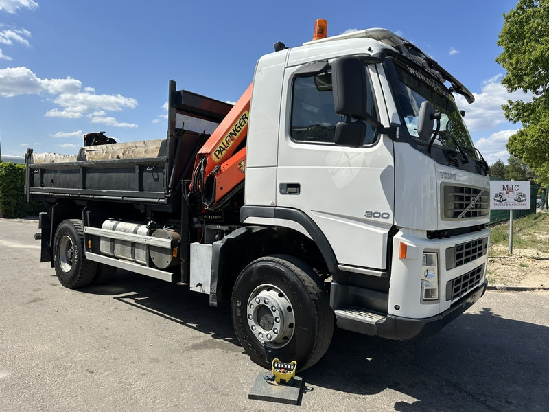 Volvo FM 300 4x4 TIPPER + CRANE PALFINGER PK 12000 - *339.000km* - MANUAL - STEEL SPRING / BIG AXLES - EURO 3 - TÜV 15/10/2025 - Sklápač, Auto s hydraulickou rukou: obrázok 2 Volvo FM 300 4x4 TIPPER + CRANE PALFINGER PK 12000 - *339.000km* - MANUAL - STEEL SPRING / BIG AXLES - EURO 3 - TÜV 15/10/2025 - Sklápač, Auto s hydraulickou rukou: obrázok 2
