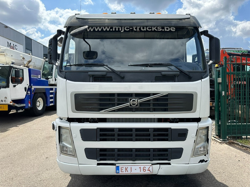 Volvo FM 450 6x2 19.000L - 5 COMP. FUEL TANKER / CITERNE - LIFT + STEERING AXLE - EURO 5 - - Cisternové vozidlo: obrázok 2 Volvo FM 450 6x2 19.000L - 5 COMP. FUEL TANKER / CITERNE - LIFT + STEERING AXLE - EURO 5 - - Cisternové vozidlo: obrázok 2