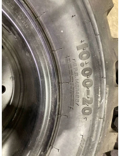 Apollo 1000 x 20 Set / 10.00 x 20: 4x2 Tyres - Pneumatiky a disky pre Stavebné stroje: obrázok 2 Apollo 1000 x 20 Set / 10.00 x 20: 4x2 Tyres - Pneumatiky a disky pre Stavebné stroje: obrázok 2