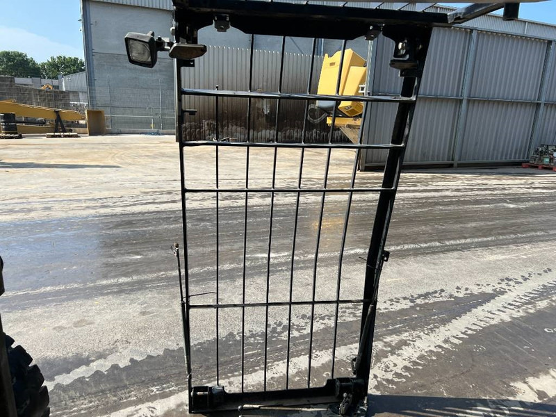 Cat 313E / 320F / 323E / 325F / 329E / 330F / 336E / 3 - Kabína a interiér pre Stavebné stroje: obrázok 4 Cat 313E / 320F / 323E / 325F / 329E / 330F / 336E / 3 - Kabína a interiér pre Stavebné stroje: obrázok 4