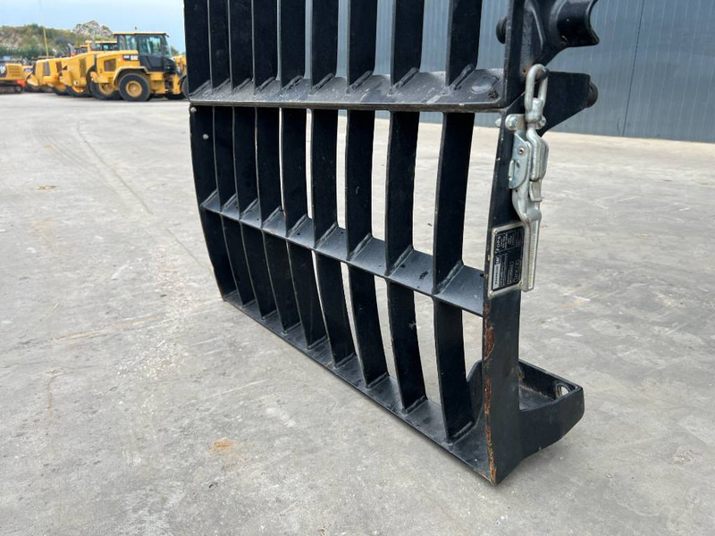 Cat M313D / M315D / M316D / M318D / M322D / M325D - Kabína a interiér pre Stavebné stroje: obrázok 3 Cat M313D / M315D / M316D / M318D / M322D / M325D - Kabína a interiér pre Stavebné stroje: obrázok 3