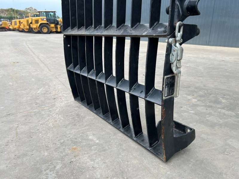 Cat M313D / M315D / M316D / M318D / M322D / M325D - Kabína a interiér pre Stavebné stroje: obrázok 3 Cat M313D / M315D / M316D / M318D / M322D / M325D - Kabína a interiér pre Stavebné stroje: obrázok 3