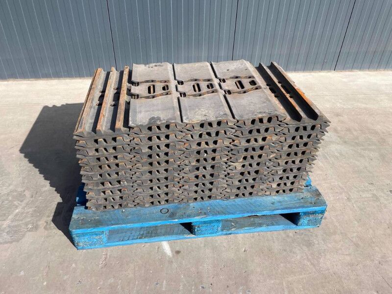 Hyundai R210 / R215 / R220 / R235 / R250 / R260 - Rám/ Podvozok pre Stavebné stroje: obrázok 4 Hyundai R210 / R215 / R220 / R235 / R250 / R260 - Rám/ Podvozok pre Stavebné stroje: obrázok 4