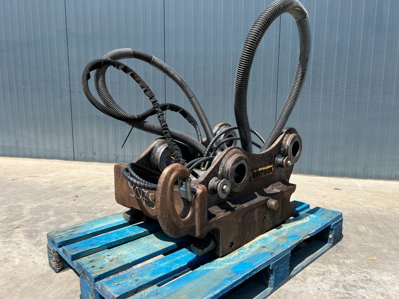 OilQuick OQ70/55 - 323E - Rýchloupínacia zariadenia pre Stavebné stroje: obrázok 1 OilQuick OQ70/55 - 323E - Rýchloupínacia zariadenia pre Stavebné stroje: obrázok 1