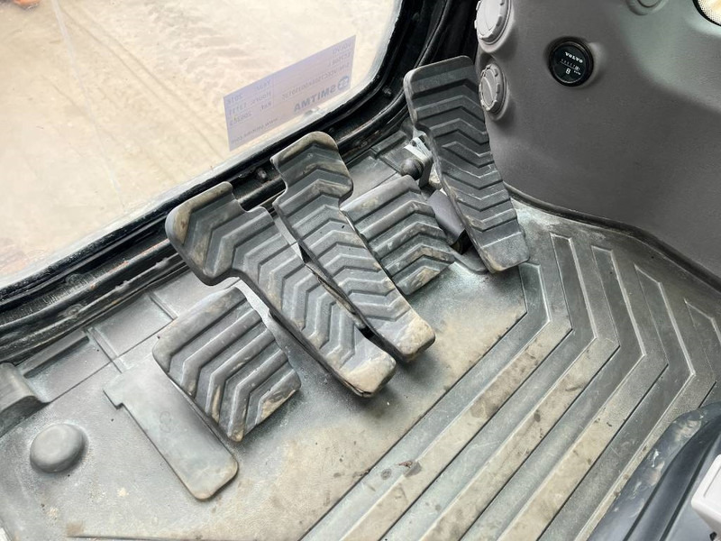 Pásové rýpadlo Volvo EC750E L: obrázok 17