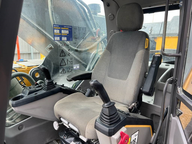 Pásové rýpadlo Volvo EC750E L: obrázok 15