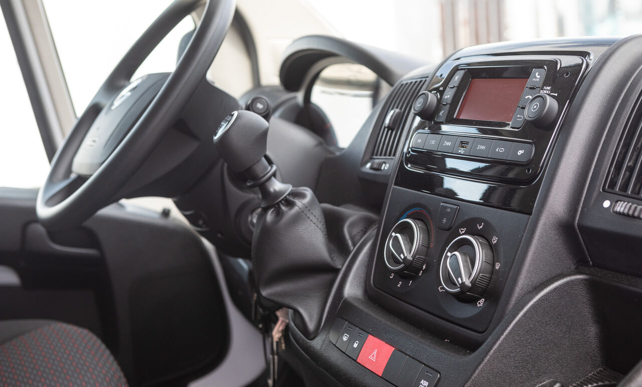 Interior photo 2: Nový Pojazdná predajňa Bannert FOOD TRUCK Imbiss Handlowy Burger Kebab Interior photo 2: Nový Pojazdná predajňa Bannert FOOD TRUCK Imbiss Handlowy Burger Kebab