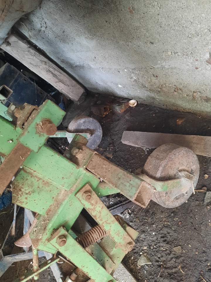 Bomet pielniko obsypnik - Zemiakový kombajn: obrázok 5 Bomet pielniko obsypnik - Zemiakový kombajn: obrázok 5