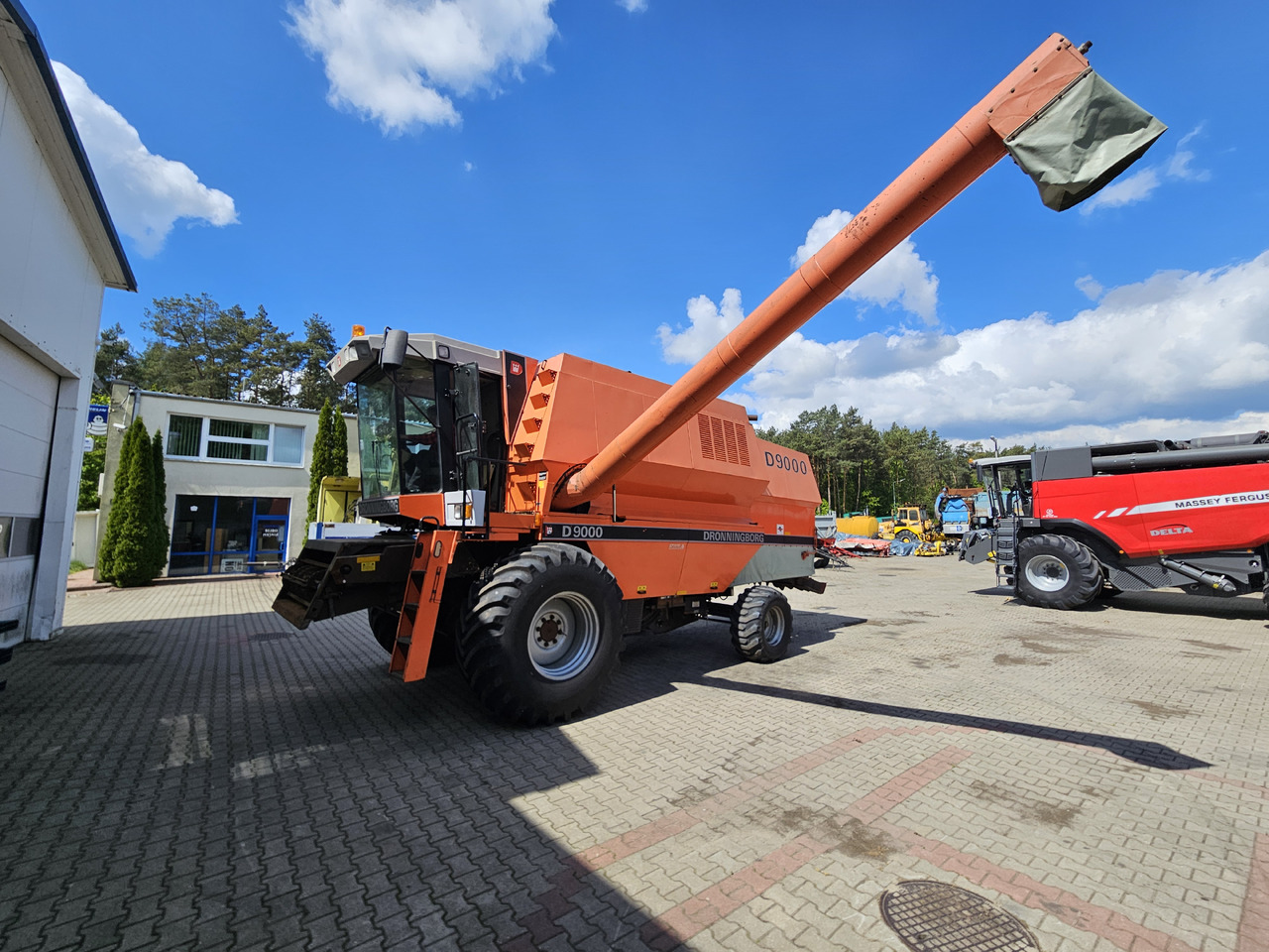 Dronningborg D9000 - Obilný kombajn: obrázok 1 Dronningborg D9000 - Obilný kombajn: obrázok 1