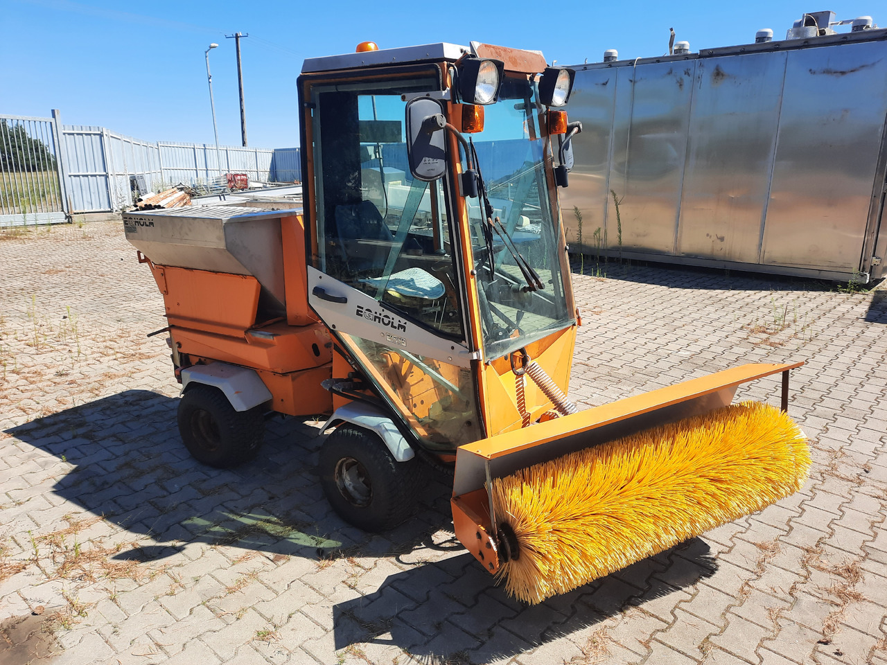 EGHOLM 2100 - Kompaktný traktor: obrázok 1 EGHOLM 2100 - Kompaktný traktor: obrázok 1